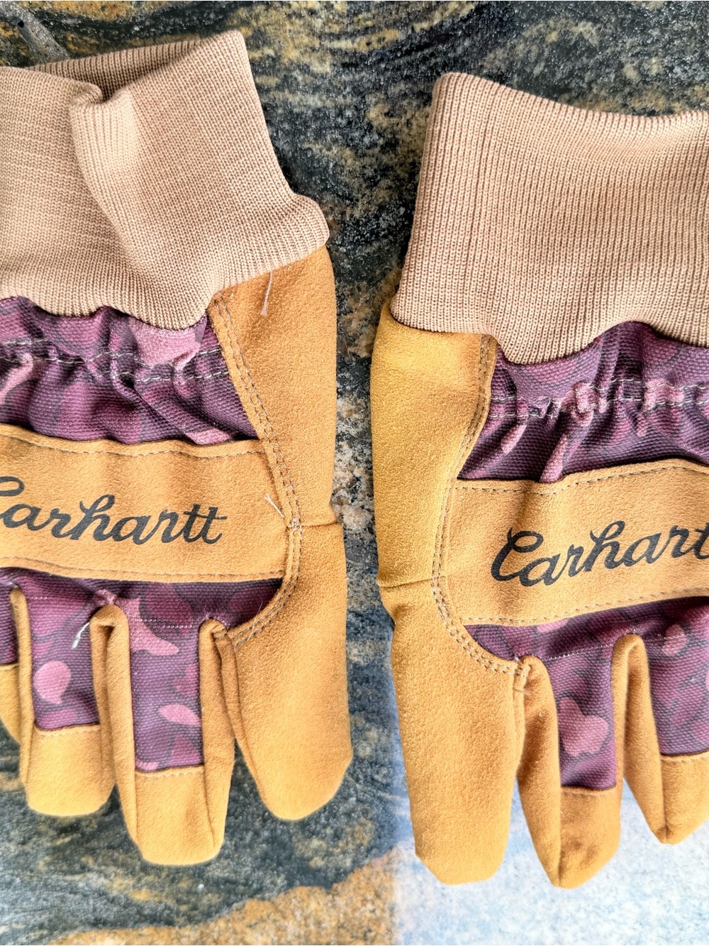 Carhartt Suede Gloves Womens Size Small Purple Camo Design Outdoors